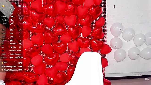 Crystal Dluna online show from February 14, 2025, 7:44 pm