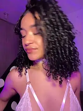 Crystal Dluna online show from September 19, 2025, 4:40 pm