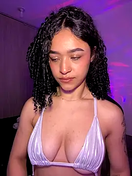 Crystal Dluna online show from October 20, 2025, 6:08 pm