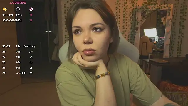 whoa-hoa-hoa-hoa-hoa online show from April 18, 2026, 4:44 pm