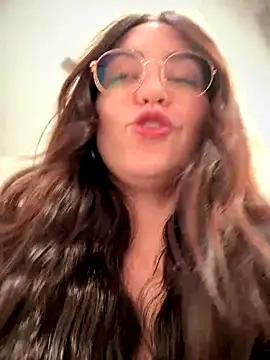 meow girl online show from September 22, 2025, 11:12 am