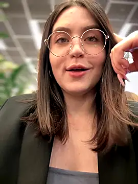 meow girl online show from September 30, 2025, 11:59 am