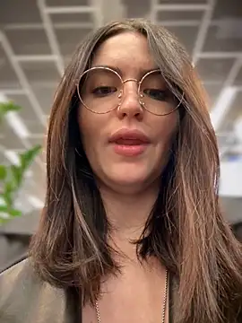 meow girl online show from October 19, 2025, 10:05 am