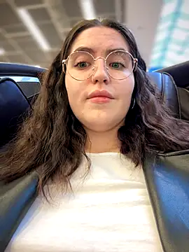 meow girl online show from November 14, 2025, 8:13 am