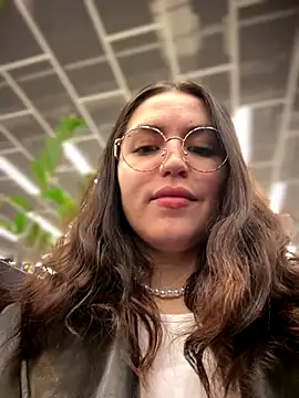 meow girl online show from November 28, 2025, 8:06 am