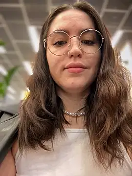 meow girl online show from December 2, 2025, 9:25 am