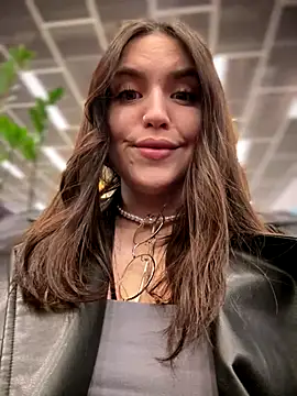 meow girl online show from December 18, 2025, 9:48 am