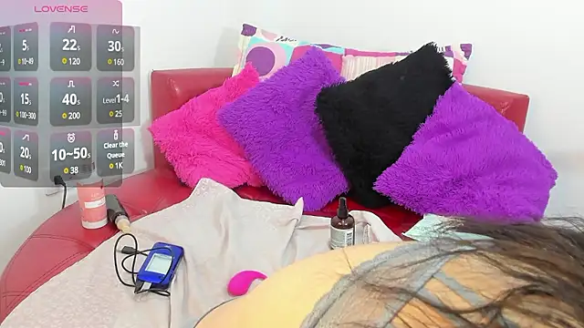 Snapshot of yahaira_ chatting on December 3, 2024, 1:32 pm yahaira online show from December 3, 2024, 1:32 pm