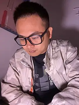 Snapshot of lixiaoshuai8 chatting on November 20, 2025, 4:23 am lixiaoshuai8 online show from November 20, 2025, 4:23 am