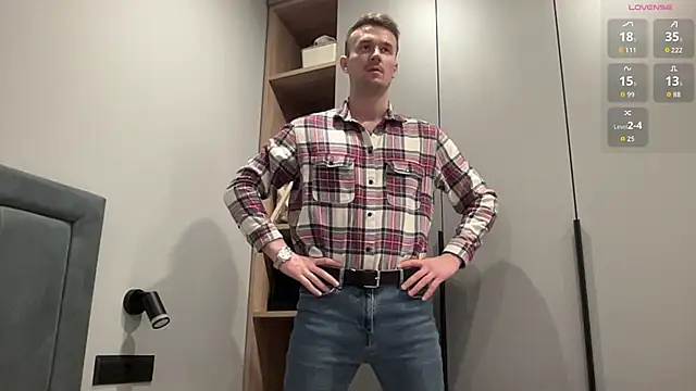 cute mark online show from December 1, 2025, 1:38 pm