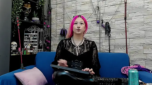 Snapshot of CruelMistress chatting on December 20, 2024, 12:19 am CruelMistress online show from December 20, 2024, 12:19 am