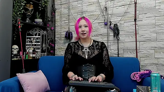 Snapshot of CruelMistress chatting on December 20, 2024, 3:25 am CruelMistress online show from December 20, 2024, 3:25 am