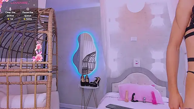 Venusflame   online show from January 27, 2025, 1:19 pm