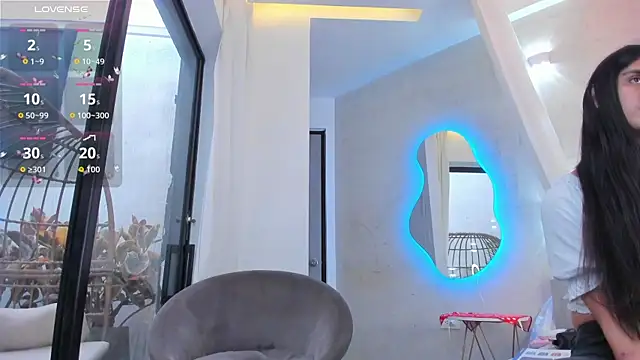 Venusflame   online show from September 16, 2025, 12:17 pm