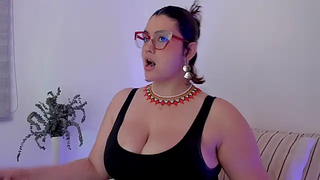 Snapshot of Candelariia_ chatting on March 22, 2025, 5:31 pm Candelariia  online show from March 22, 2025, 5:31 pm