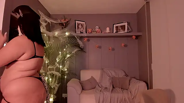 Snapshot of Candelariia_ chatting on October 1, 2025, 11:11 pm Candelariia  online show from October 1, 2025, 11:11 pm