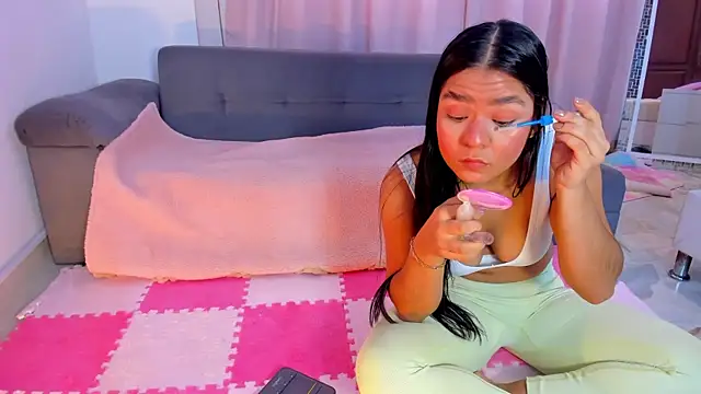 HayamiKioto online show from November 7, 2025, 1:44 pm