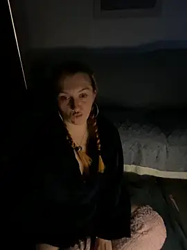 Snapshot of Stoner_BarbieXX chatting on February 14, 2026, 10:50 pm Stoner BarbieXX online show from February 14, 2026, 10:50 pm