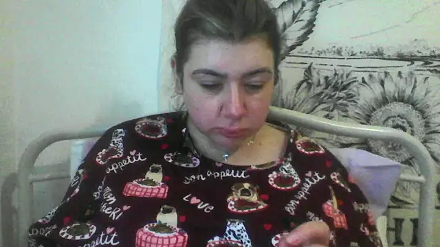 Snapshot of CamilaCherryX chatting on November 16, 2025, 2:22 pm CamilaCherryX online show from November 16, 2025, 2:22 pm