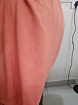Snapshot of milf-kaira chatting on December 5, 2024, 5:04 am milf-kaira online show from December 5, 2024, 5:04 am