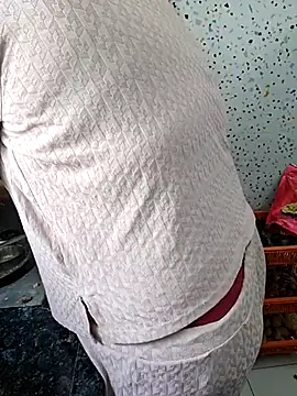 Snapshot of milf-kaira chatting on March 10, 2025, 4:49 am milf-kaira online show from March 10, 2025, 4:49 am