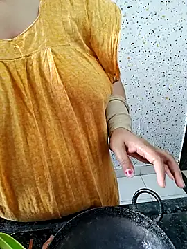 Snapshot of milf-kaira chatting on March 12, 2025, 3:02 am milf-kaira online show from March 12, 2025, 3:02 am