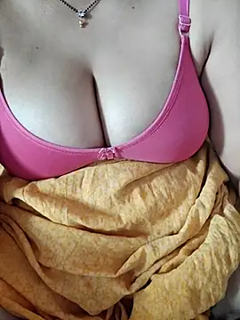 Snapshot of milf-kaira chatting on March 21, 2025, 4:17 am milf-kaira online show from March 21, 2025, 4:17 am