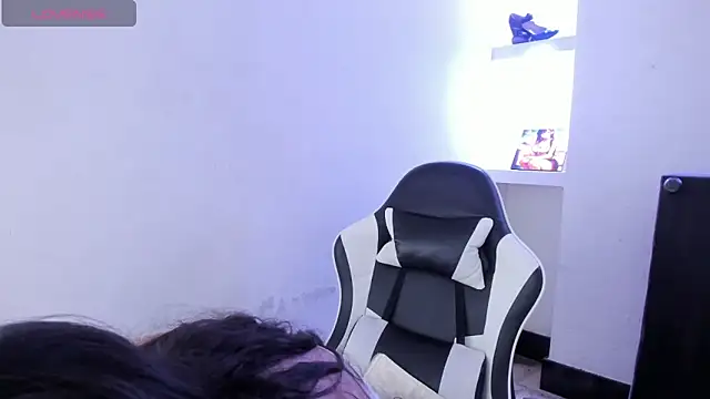 zoe connor19 online show from February 25, 2026, 8:18 pm