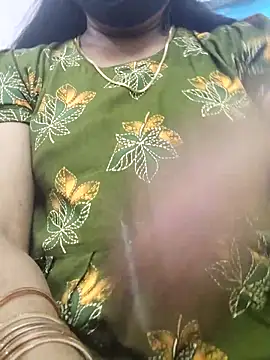 Snapshot of Tamilrojanew chatting on October 31, 2025, 8:59 am Tamilrojanew online show from October 31, 2025, 8:59 am