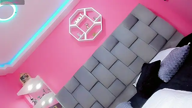 Snapshot of Shanelengel chatting on January 11, 2025, 8:43 am Shanelengel online show from January 11, 2025, 8:43 am