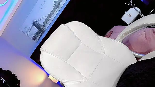 Snapshot of Shanelengel chatting on January 13, 2025, 9:09 pm Shanelengel online show from January 13, 2025, 9:09 pm