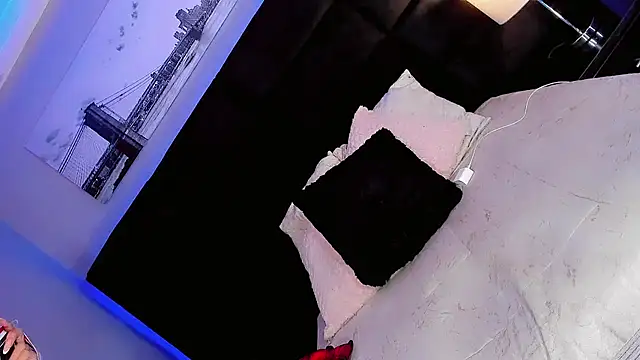 Snapshot of Shanelengel chatting on February 9, 2025, 12:06 am Shanelengel online show from February 9, 2025, 12:06 am