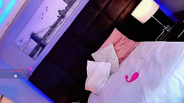 Snapshot of Shanelengel chatting on March 18, 2025, 8:59 pm Shanelengel online show from March 18, 2025, 8:59 pm