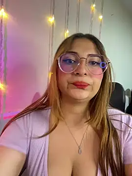 Snapshot of julieta_baron chatting on February 11, 2025, 9:56 pm julieta baron online show from February 11, 2025, 9:56 pm