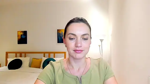 LovelyeeMia online show from December 10, 2024, 3:22 pm