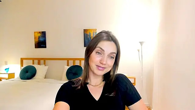 LovelyeeMia online show from December 11, 2024, 4:42 pm