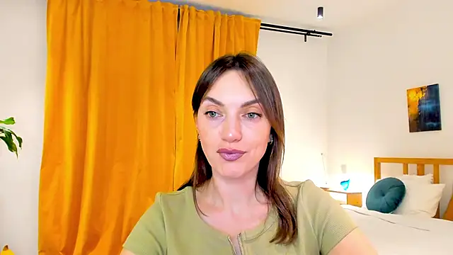 LovelyeeMia online show from December 13, 2024, 12:50 pm