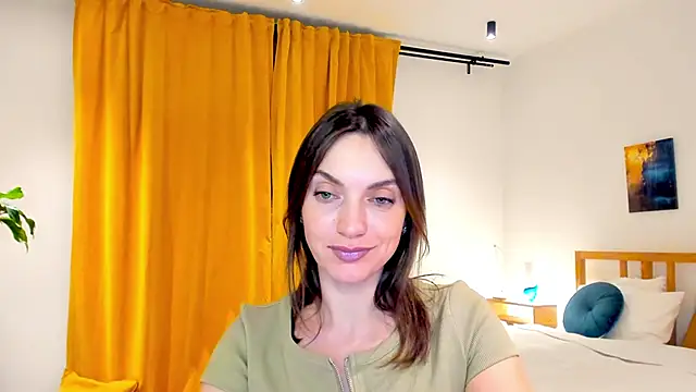 LovelyeeMia online show from December 13, 2024, 7:43 pm