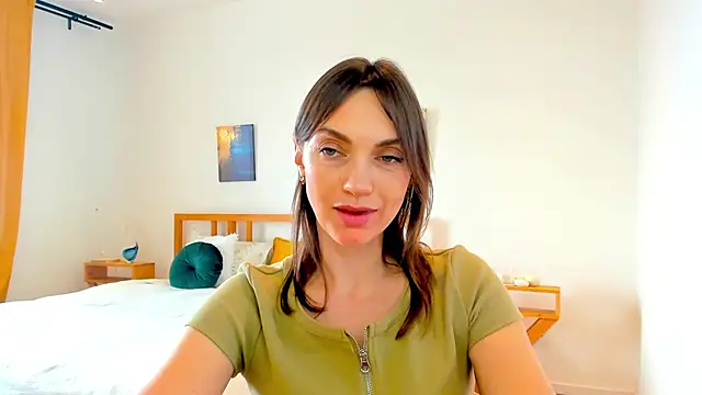 LovelyeeMia online show from December 18, 2024, 9:14 am