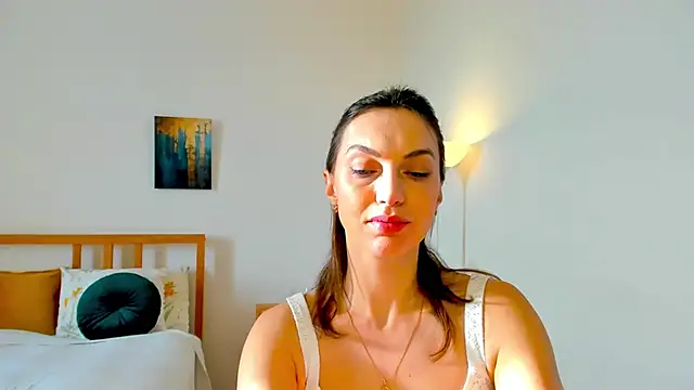 LovelyeeMia online show from December 19, 2024, 7:40 am