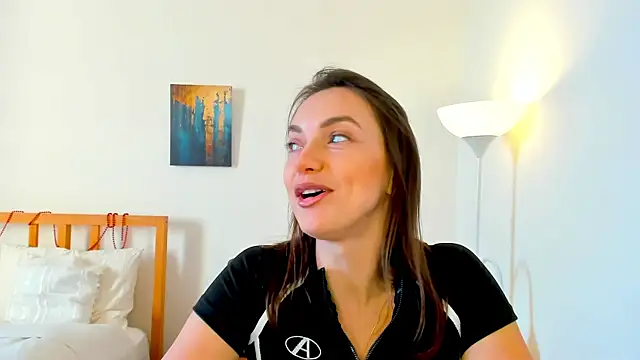 LovelyeeMia online show from January 6, 2025, 11:40 am