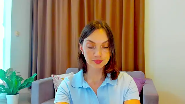 LovelyeeMia online show from November 13, 2025, 8:02 am