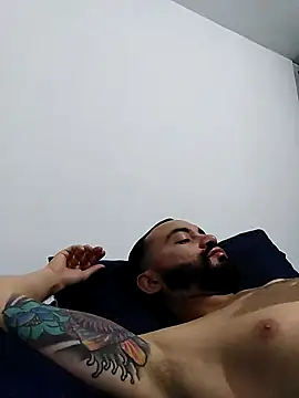 Juandiam online show from June 19, 2026, 3:22 am