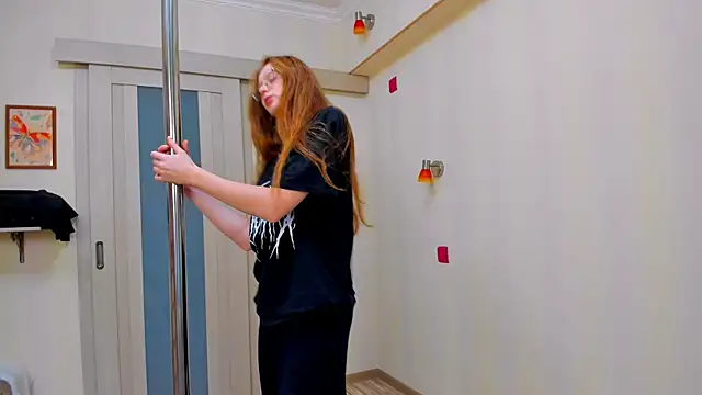 Snapshot of Fire_Luna chatting on November 1, 2025, 5:31 am Fire Luna online show from November 1, 2025, 5:31 am