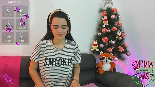 Snapshot of Chloesmithx_ chatting on December 15, 2024, 4:59 pm Chloesmithx online show from December 15, 2024, 4:59 pm