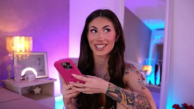 OhhAisha online show from November 30, 2025, 8:29 am