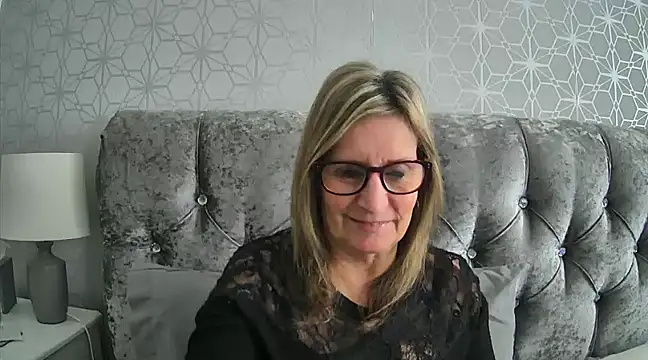 Snapshot of Additive_Mature_Linda chatting on January 20, 2025, 11:45 am Additive Mature Linda online show from January 20, 2025, 11:45 am