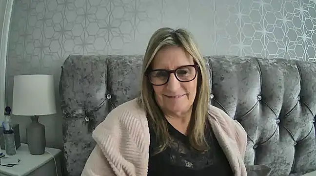 Snapshot of Additive_Mature_Linda chatting on January 20, 2025, 2:46 pm Additive Mature Linda online show from January 20, 2025, 2:46 pm