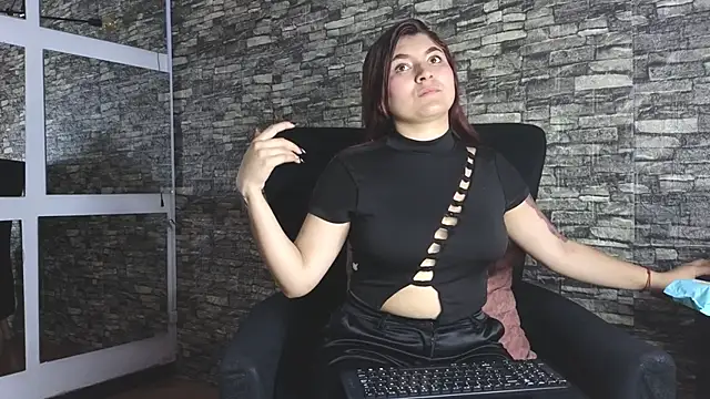 carolayrosse online show from October 12, 2025, 4:17 pm