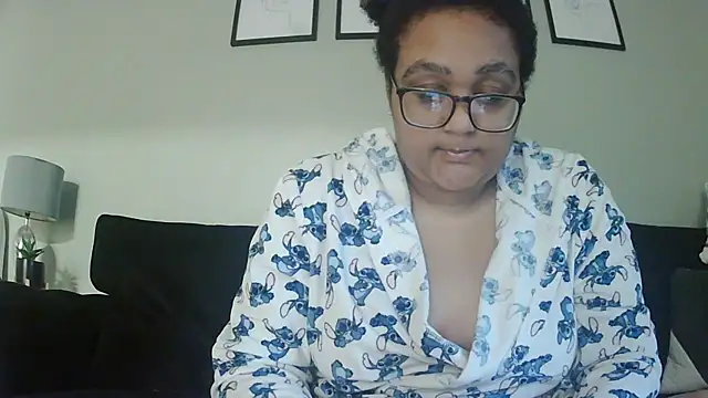 vanilla chocolate23 online show from October 16, 2025, 6:47 am